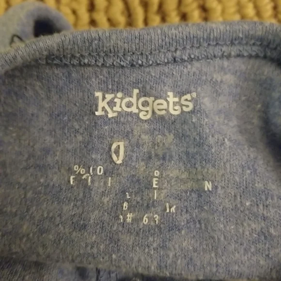 2/$6 Kidgets onesie - Picture 4 of 5
